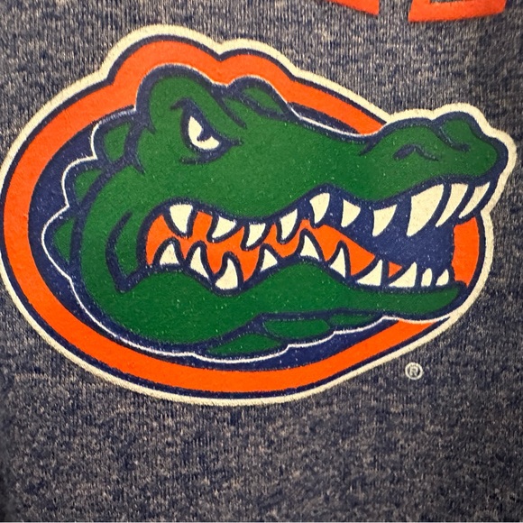 Vintage lightweight University of Florida Graphic Tee. Size: Large - Picture 3 of 5